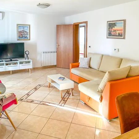 Cancar-1 By Interhome * Πόρετς