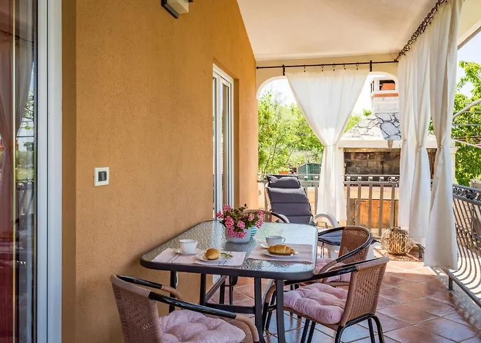 Cancar-1 By Interhome